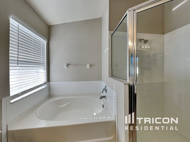 Building Photo - 31333 Heatherstone Dr