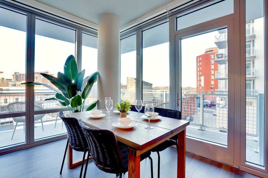 Building Photo - 1122 N Hudson St