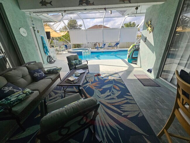 Building Photo - 2720 SE Kern Rd