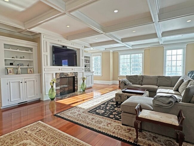 Building Photo - 66 Forest Ave