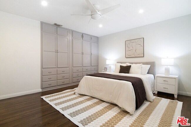 Building Photo - 326 N Vista St