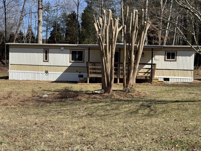 Building Photo - Renovated 2 Bedroom 1Bathroom mobile home ...