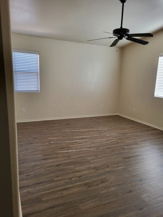 Building Photo - 661 Belmont Way