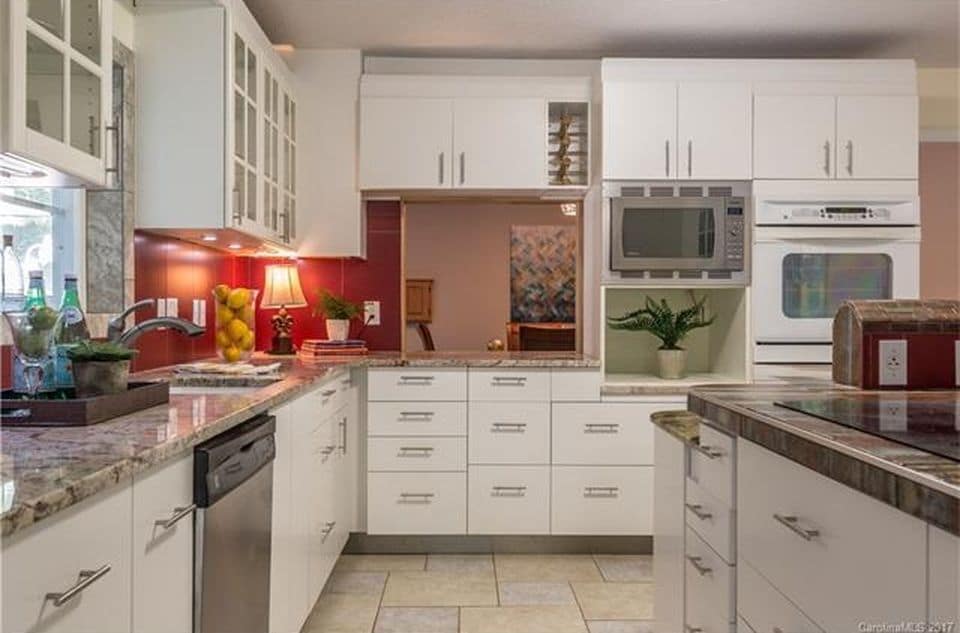 Building Photo - 2320 Carson Drive