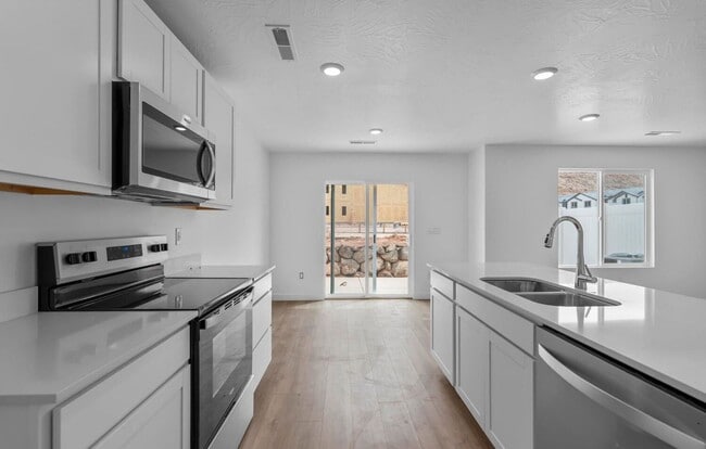 Building Photo - 2129 Wolverine Wy