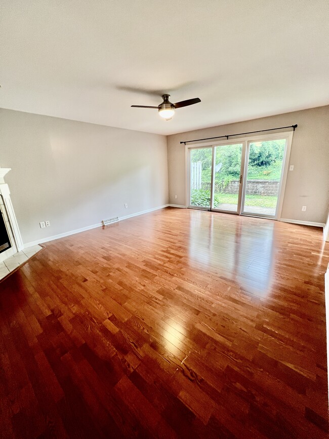 Building Photo - 171 Windwood Dr