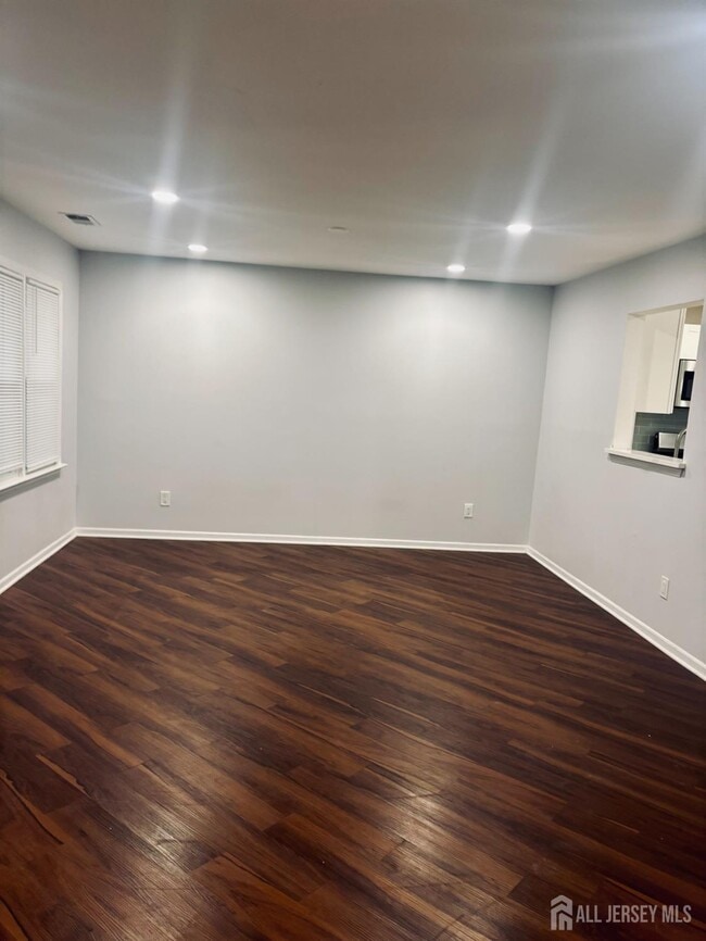 Building Photo - 1 Upperbrook Ct