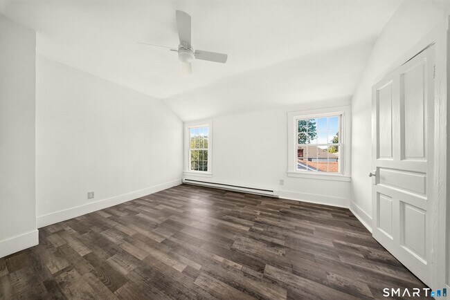 Building Photo - 42-46-46 Hanford Ave