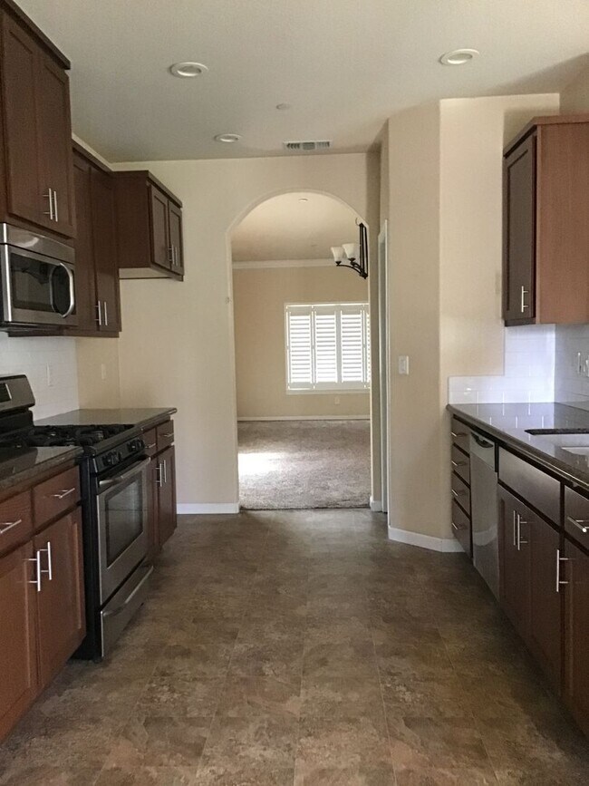 Building Photo - Beautiful Home - $200.00 of first month's rent