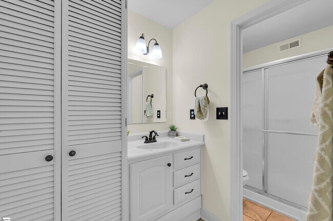 Building Photo - 925 Cleveland St