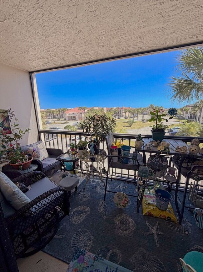 Building Photo - Beautifully Renovated, Fully Furnished Beach Condo just a short walk from the ocean.