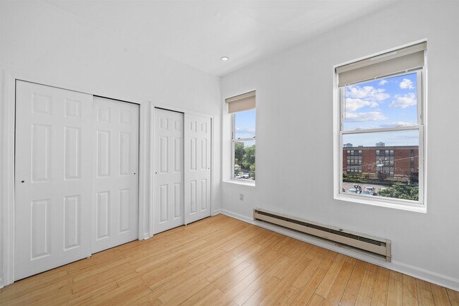 Building Photo - 88 Brunswick St