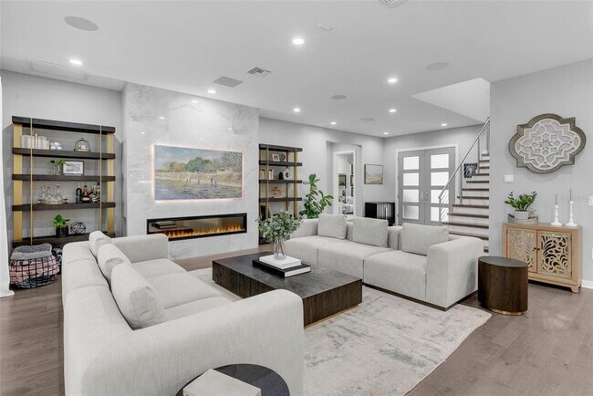 Building Photo - 3624 S Gardenia Ave