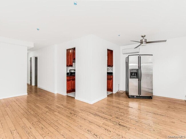 Building Photo - 661 Sagamore St