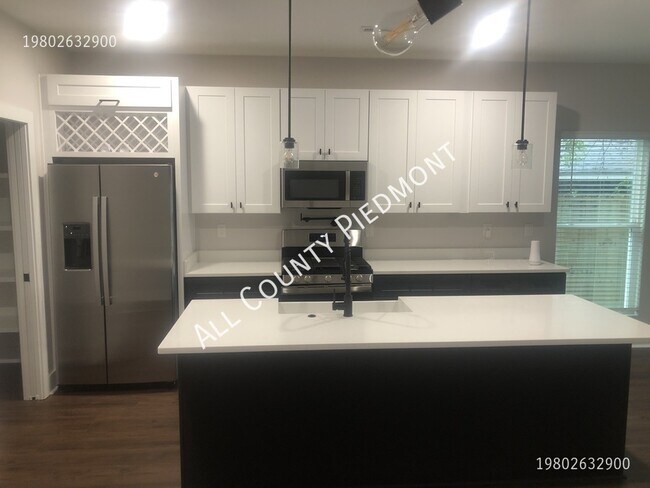 Building Photo - 3217 Credenza Rd