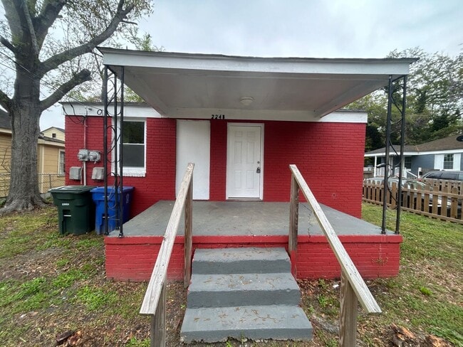 Primary Photo - 2248 Ervin St