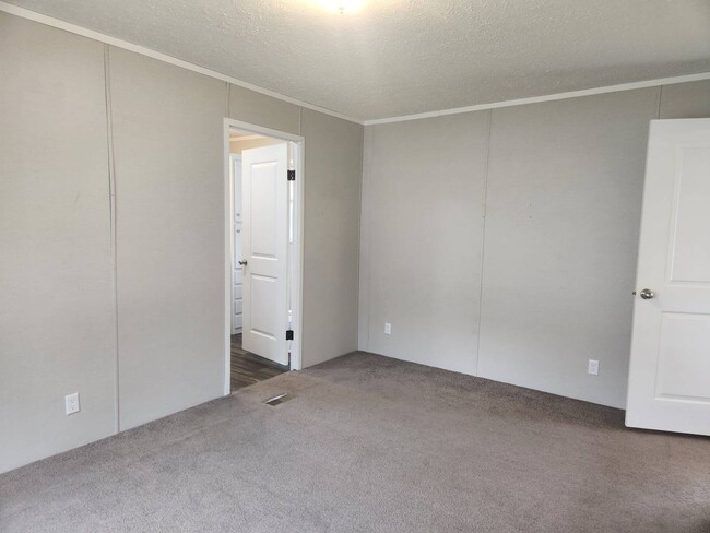 Building Photo - 2900 N Apperson Way