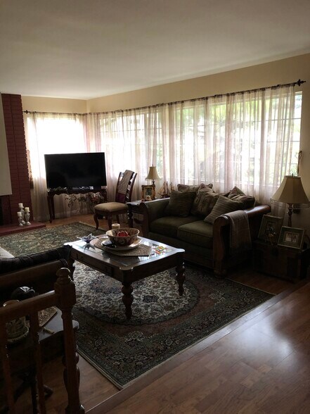 Building Photo - 1986 Sherer Ln