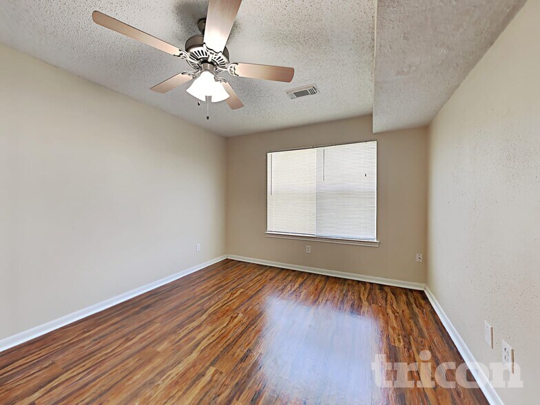 Building Photo - 3250 Kelling St