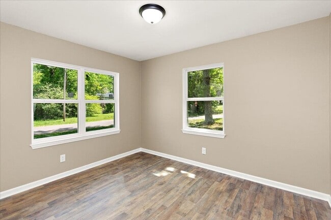 Building Photo - 309 Rickenbacker Dr