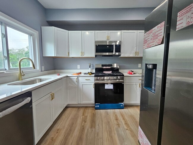 Building Photo - 539 Marie Ave