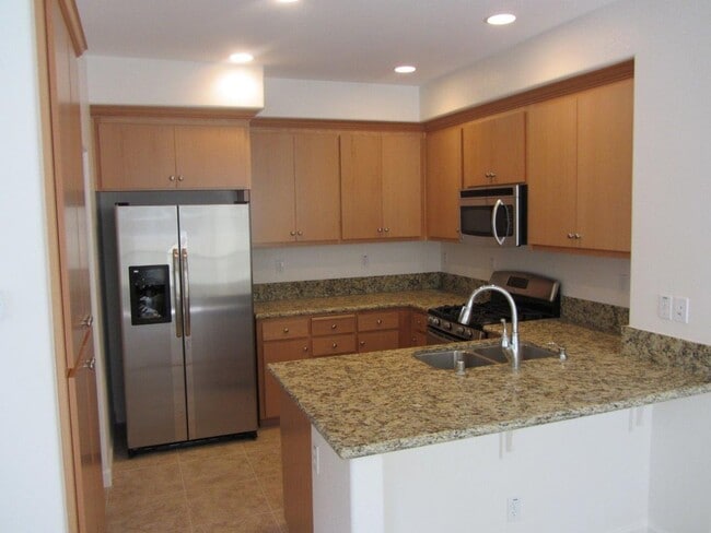 Building Photo - 2Bed/2.5Bath Sunnyvale Townhouse