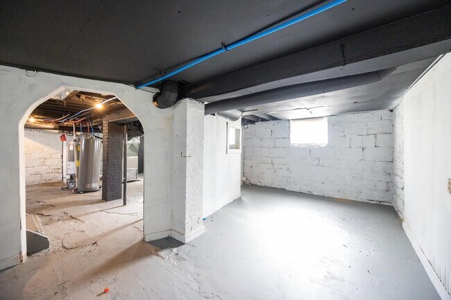 Building Photo - 2257 E 80th St