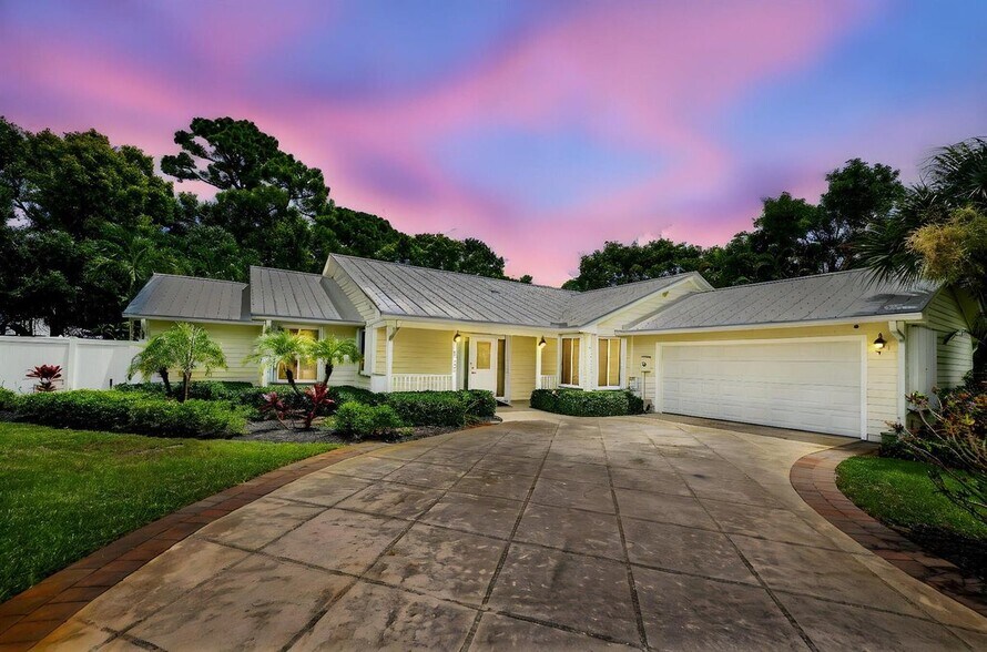 Building Photo - 17982 Tidewater Cir