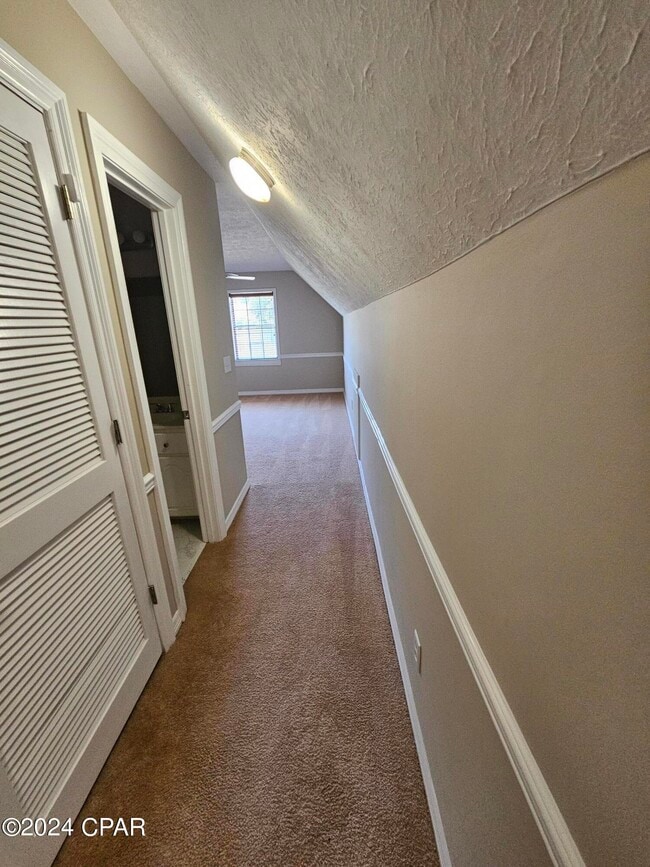 Building Photo - 2103 Coral Dr