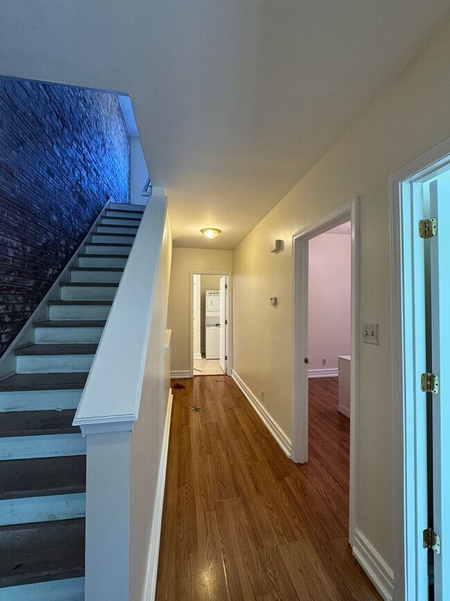 Building Photo - 2027 Russell Blvd