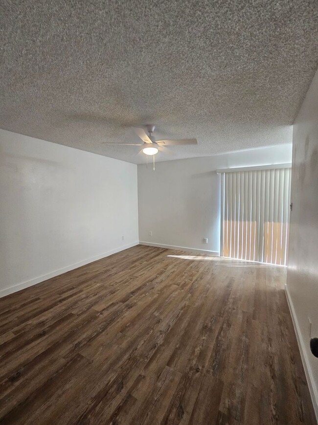 Building Photo - 3 bd with office -N. Phx - 1 story single ...