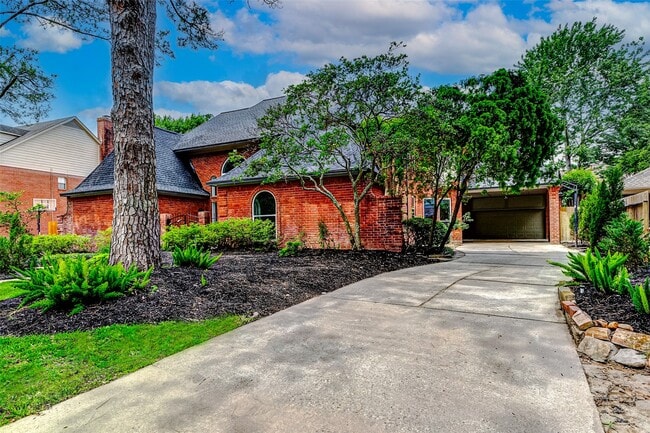 Building Photo - 5807 Mountain View Dr