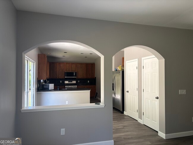 Building Photo - 7742 Parkside Dr