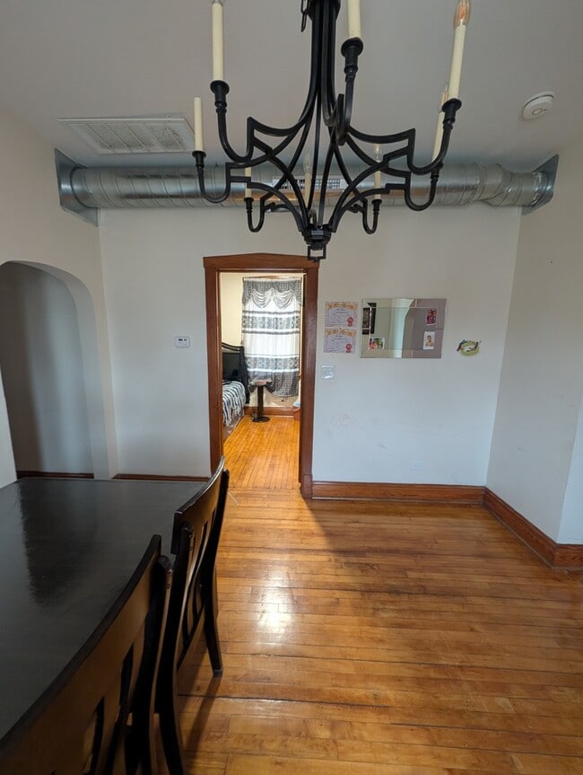 Building Photo - 5433 S Millard Ave