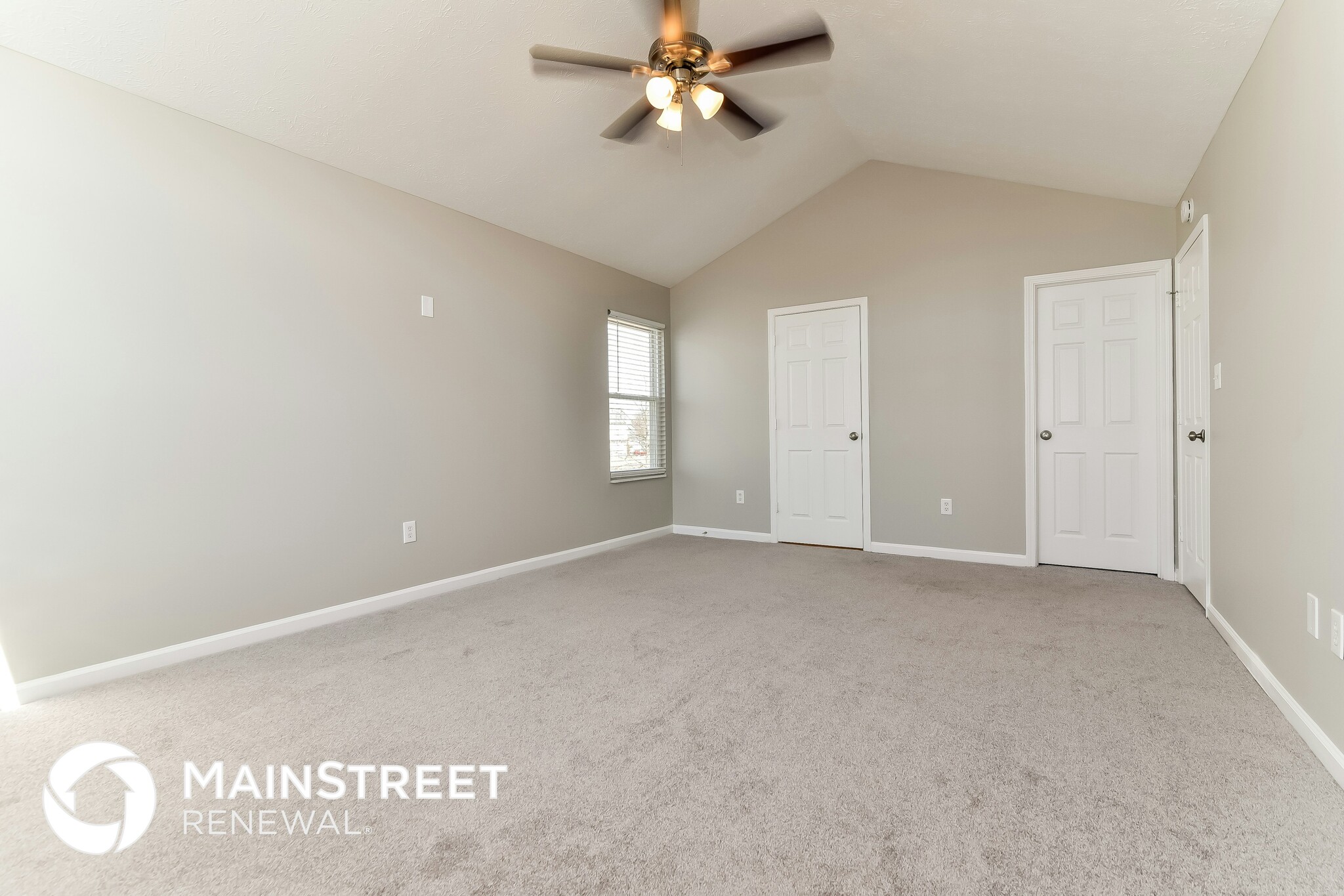 Building Photo - 6415 Hollingsworth Dr