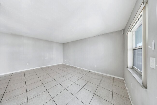 Building Photo - 801 Meridian Ave