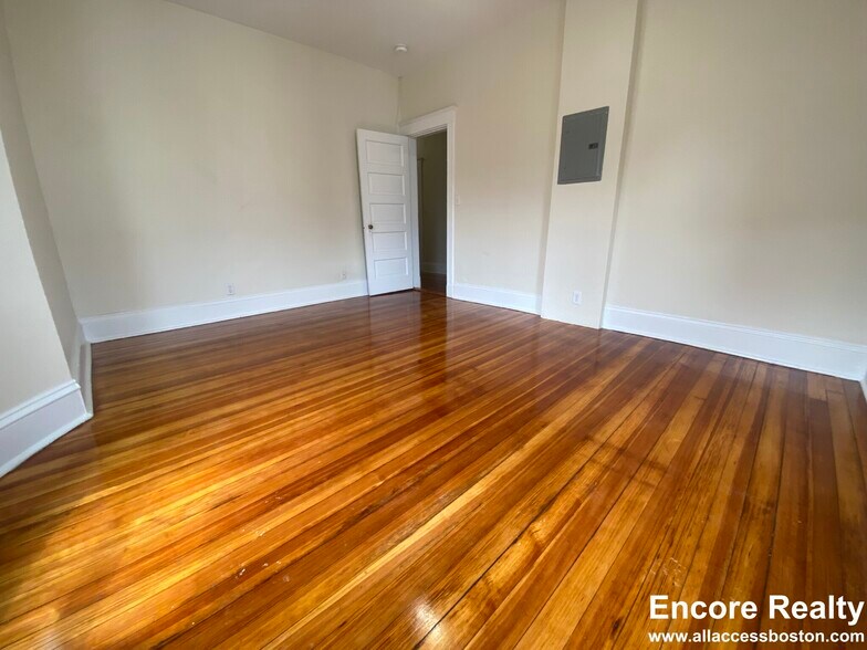 Building Photo - 1375 Commonwealth Ave