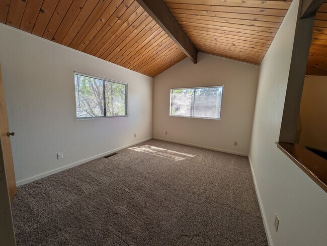 Building Photo - 0124