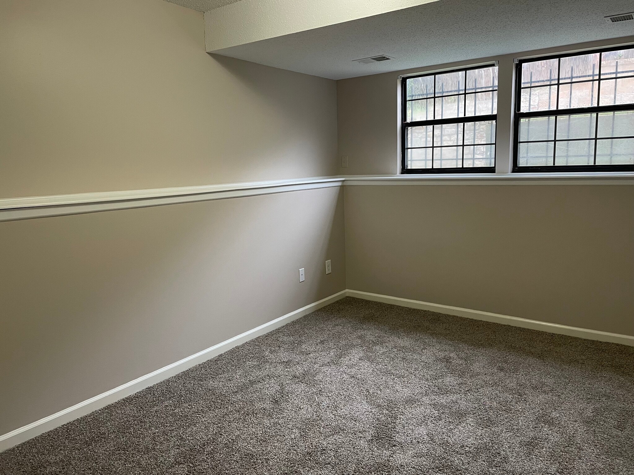 Bedroom 3 - 4613 Wyoming St