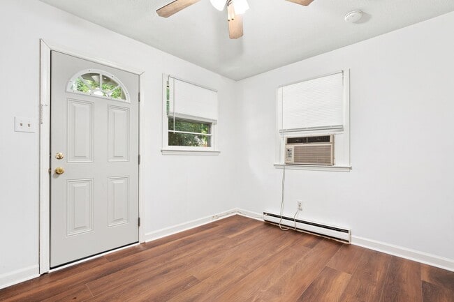 Building Photo - 107A Stinson St Ext