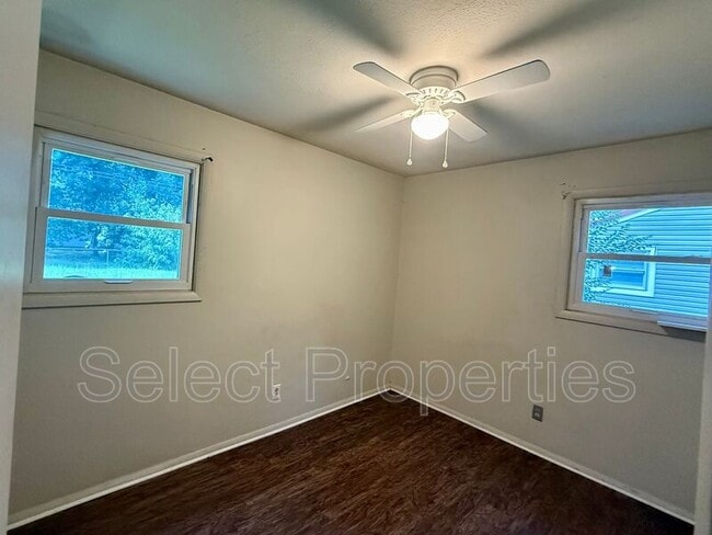 Building Photo - 3401 Fairview Dr