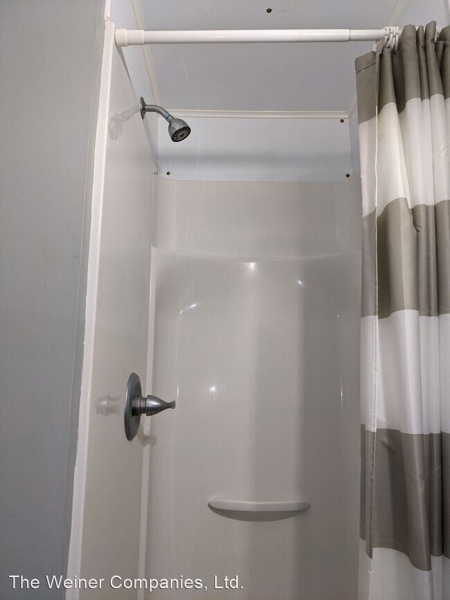 Building Photo - 1 br, 1 bath Apartment - 906 W. Springfiel...