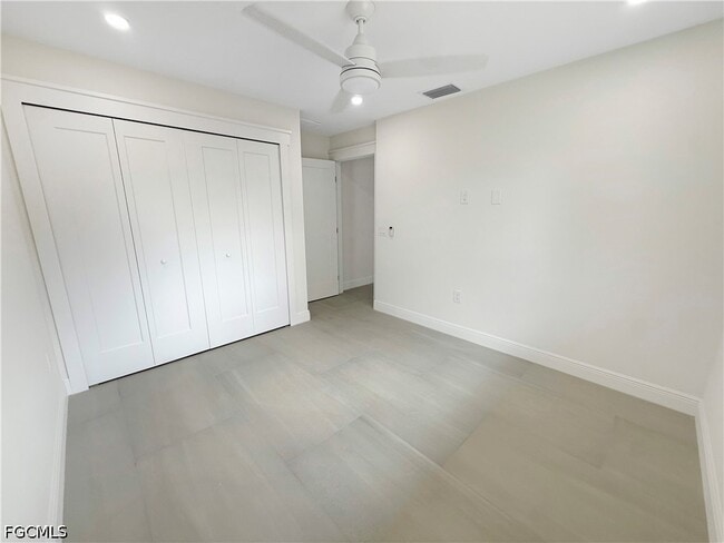 Building Photo - 6950 Overlook Dr
