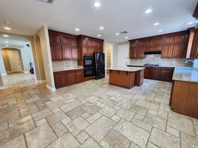Building Photo - Beautifully Upgraded Southern Highlands Ga...