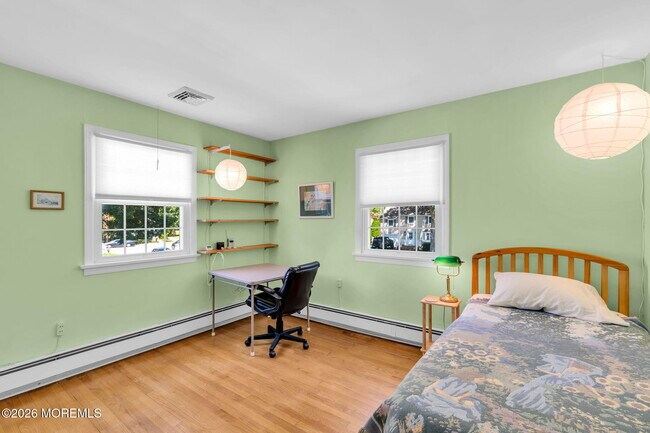 Building Photo - 720 Crescent Pl