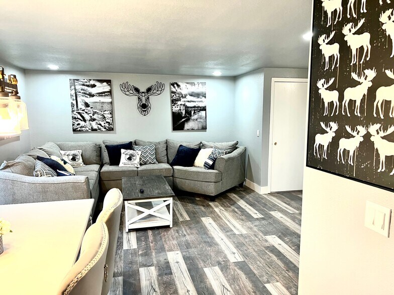 Building Photo - 21 Woodmere Ct