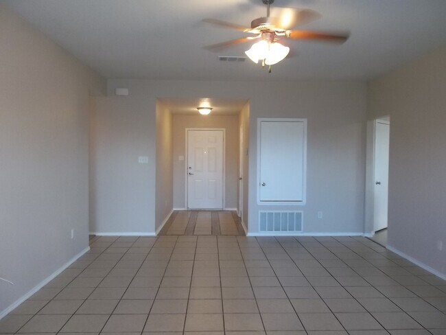 Building Photo - 3 BEDROOMS, BELTON ISD