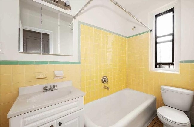 Building Photo - 2965 Decatur Ave