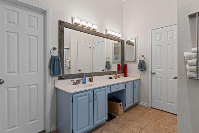 Building Photo - 6300 Needham Ln