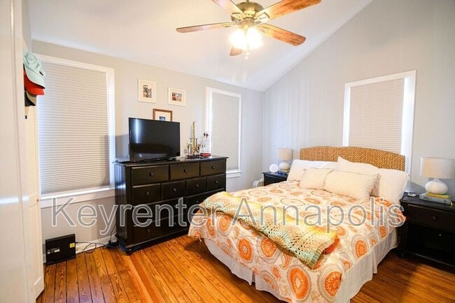 Building Photo - 4 Morris St